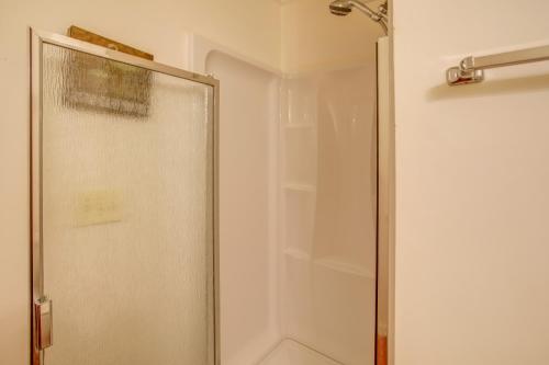 Myrtle Beach Condo with Comm Pool - Walk to Beach! - image 6