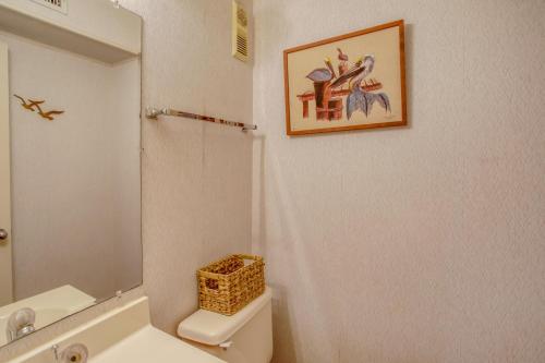 Myrtle Beach Condo with Comm Pool - Walk to Beach! - image 2