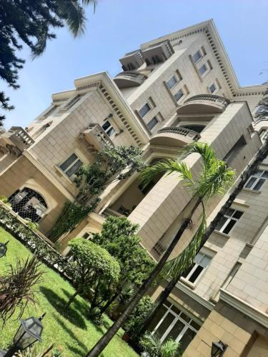 Clayhall Luxury Apartment