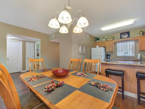 Downtown Retreat Whispering Pines 534 in Pigeon Forge, USA