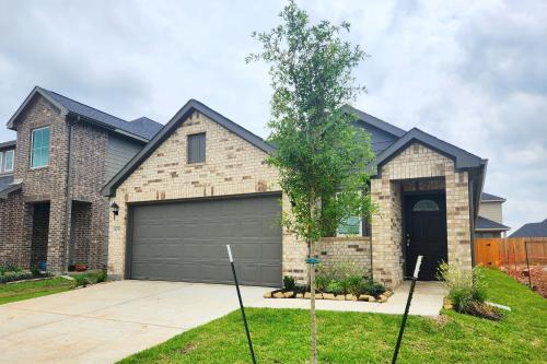 Anderson Lake Stays by ION Rentals near Downtown Med Center NRG Stadium Beltway 8 in Houston, USA