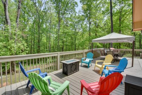 . The Lake Place Cabin with Golf Cart and Free Kayaks!