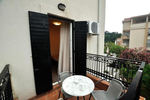 Vila Đurić - Ex Hotel Đurić, Petrovac na Moru (foto 7)