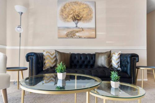 Spacious 2 Bed/2 Bath Condo with Gym and Laundry in Melbourne, USA