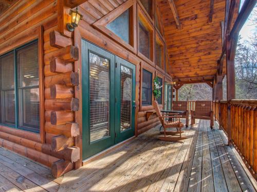 Truly Blessed 3 Bedrooms Hot Tub Sleeps 10 - image 11