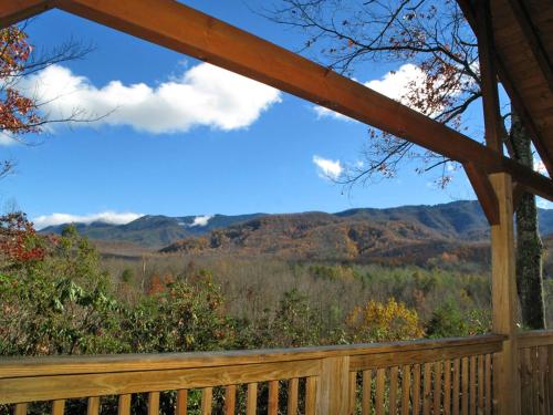 Seneca 1 Bedroom Sleeps 2 Private View Hot Tub Pool Table Grill - image 12