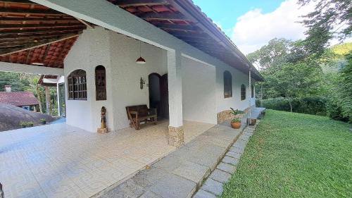 Bejárat, Paradisíaco, piscina e churrasqueira em Guapimirim (Paradisiaco, piscina e churrasqueira em Guapimirim) in Guapimirim