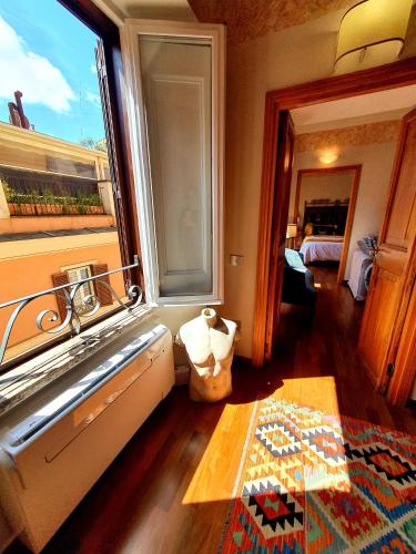 1878s by SC LUXURY HISTORIC HOUSE PIAZZA DI SPAGNA, Rome (photo 9)