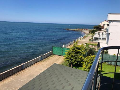 Seyran Seaside Apartments - 2-dublex in Yeşilyalı