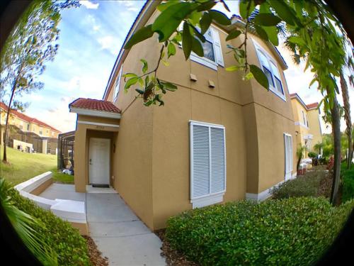 Four Bedrooms Home with Pool 3050 - image 6