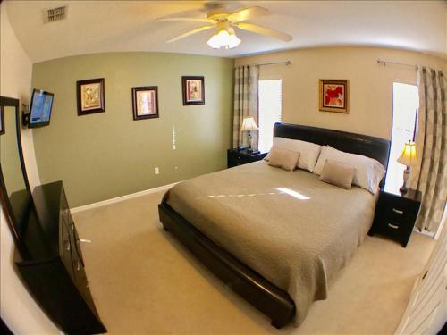 Four Bedrooms Home with Pool 3050 - image 11