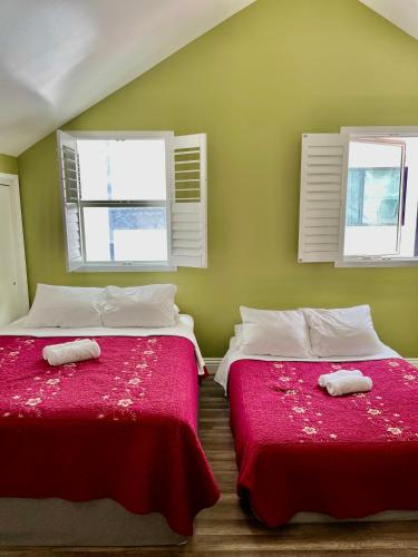 Private Large LA Bedroom w Private Full Bathroom or Half-Bathroom - TV - AC - WIFI - Private Fridge near USC - Exposition Park - USC Memorial Coliseum - Banc of California BMO Stadium - Downtown Los Angeles DTLA - University of Southern California USC!! in Los Angeles, USA