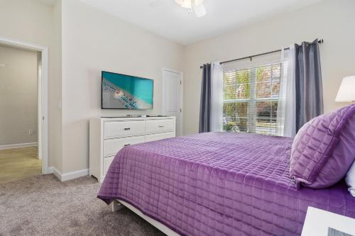 Four Bedroom Family Friendly w/ Screened Pool 4908 - image 6