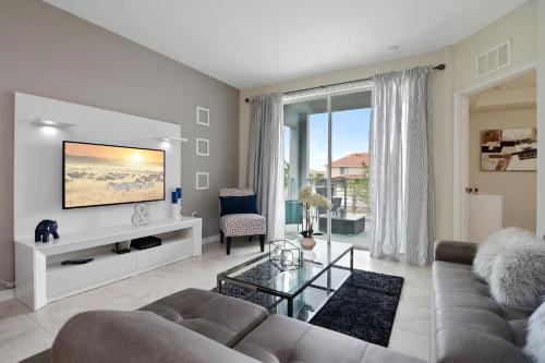 Three Bedrooms Storey Lake Orlando 201 - image 11