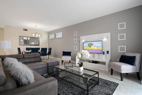 Three Bedrooms Storey Lake Orlando 201 - image 12
