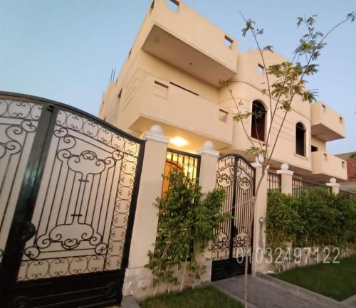 Beautiful semi villa with private entrance in Sheikh Zayed- villa queen