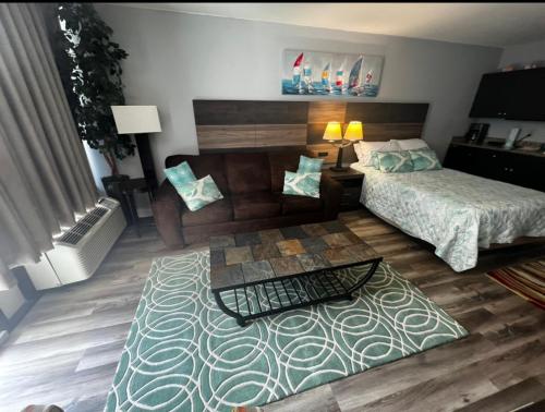 Upgraded Studio at Landmark Resort ! 17 pools, lazy rivers, jacuzzis! 814 in Myrtle Beach, USA