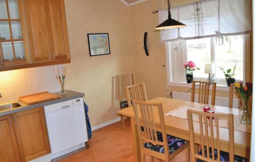 Kitchen, Nice Home In Nykvarn With Wifi in Stjärna