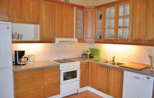 Kitchen, Nice Home In Nykvarn With Wifi in Stjärna