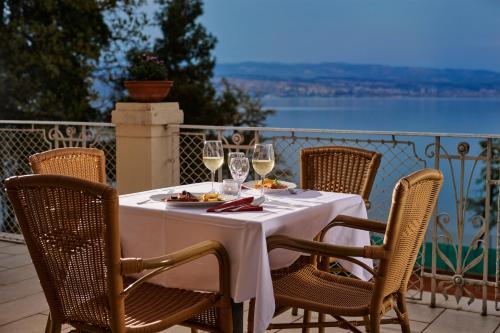 Terraza/balcón, Hotel Lovran in Lovran