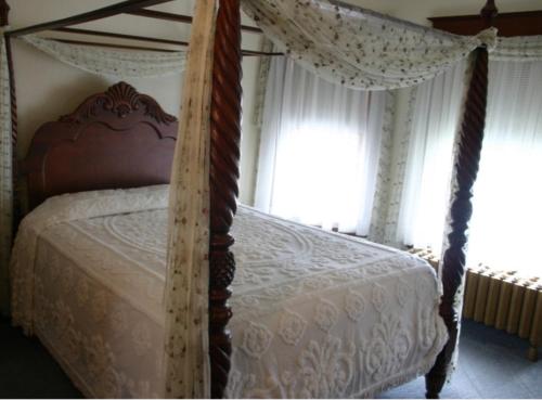 Tarry Here Mansion Bed & Breakfast