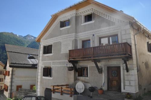  Attika Wohnung 7546 Ardez, Pension in Ardez