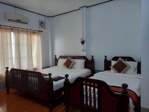 1 queen bed, 1 twin bed
