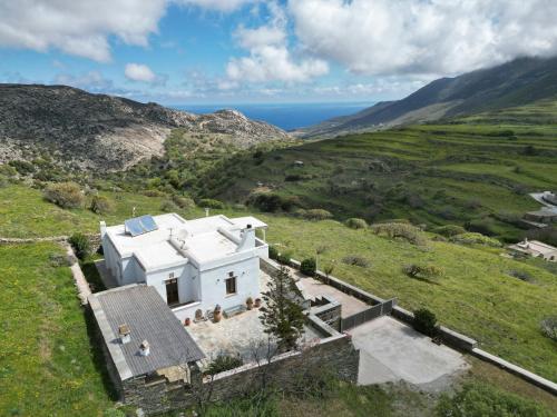  House with sea and mountain views, Pension in Mirsíni