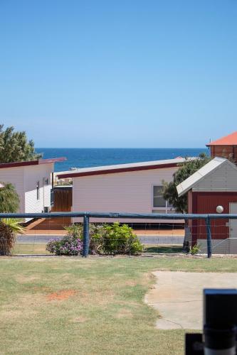 Seaspray Beach Holiday Park Apartments