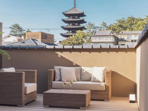 Ryokan Asukasou at the entrancne of Nara park