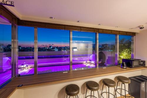 오키나와 본섬 ALPHABED INN Naha Kokusai Street EAST 2성급 호텔 스위트룸