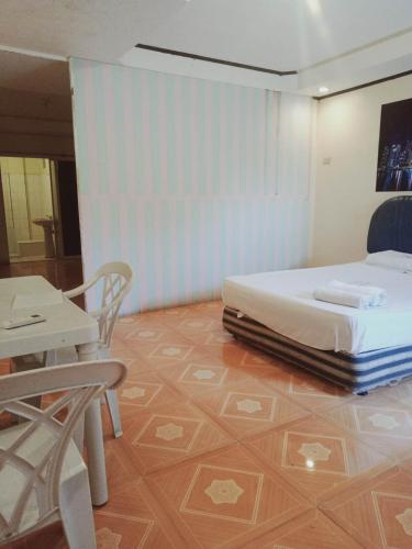 WJV INN Marigondon - Photo 2