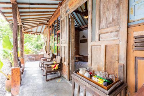 Omah Dhalang, Ethnic Java House with Nature View
