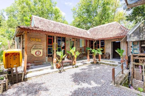 Omah Dhalang, Ethnic Java House with Nature View