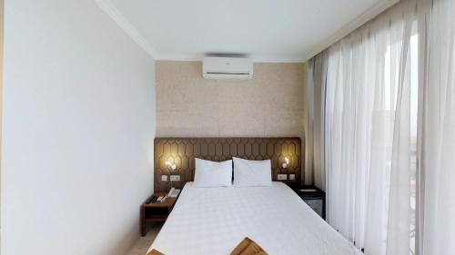 Standard Double Room image 5