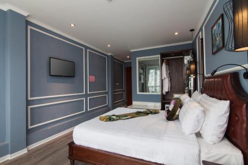 room detail thumbnail 1