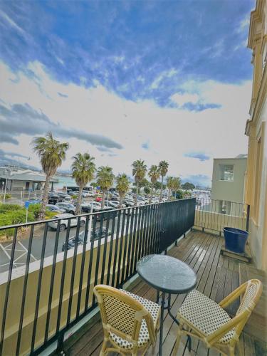 room detail thumbnail 1