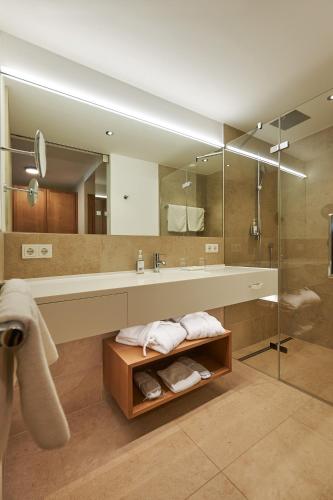 452631756 Après Post Hotel
