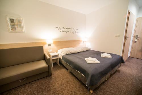 Quadruple Room image 5