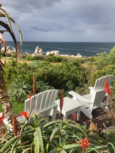 B&B Kleinmond - Rondawel with sea view - Bed and Breakfast Kleinmond