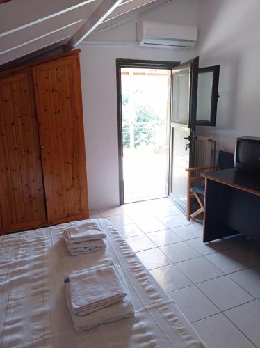 Christos center rooms in Račesa
