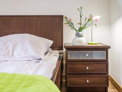 One-Bedroom Apartment image 10