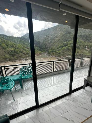 La Orilla Hotel & Restaurant in Muzaffarabad