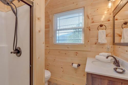 Lone Wolf Lodge 3 Bedrooms Mountain View Pool Access WiFi Sleeps 10 - image 4