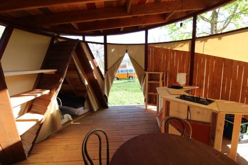 Habitat Créateur - Hébergements insolites au camping municipal "Les Ecureuils" (Habitat Createur - Hebergements insolites au camping municipal "Les Ecureuils") in 雷庫博讓薩克