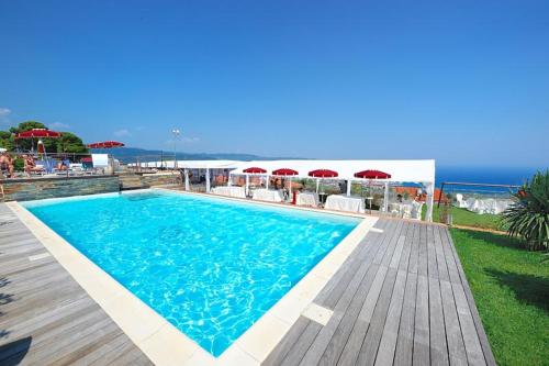 One-Bedroom Apartment (4 Adults) with Sea View
