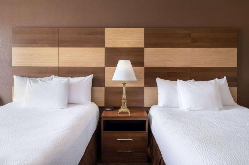 Quality Inn North - image 11