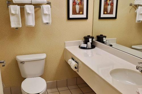 Quality Inn & Suites Uniontown - image 13