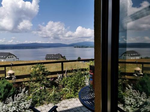 Навколишнє середовище, Apartmán s terasou a výhledem na jezero Lipno (Apartman s terasou a vyhledem na jezero Lipno) in Фримбурк