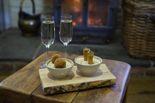 Old Downton Lodge - image 4